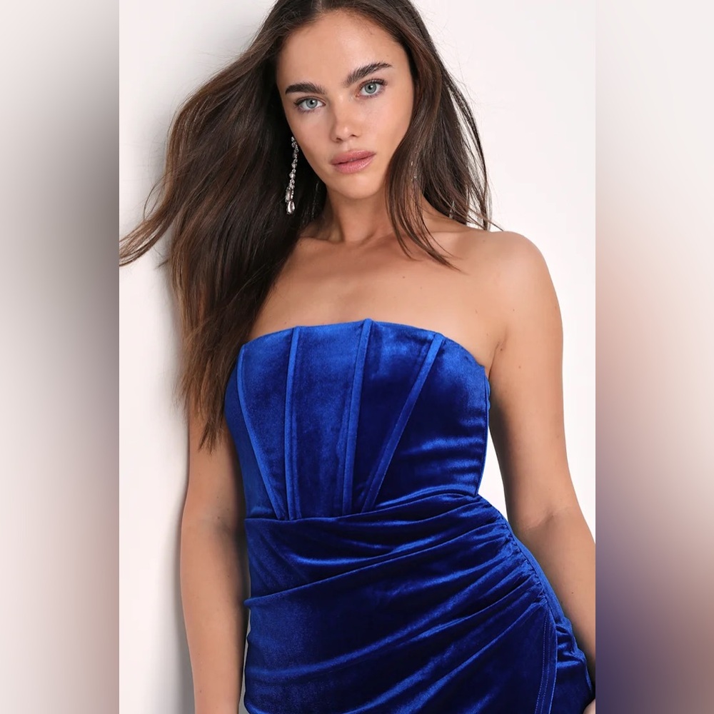 Lulus Glamorous Celebrations Royal Blue Velvet Strapless Tulip Dress (M) - Picture 2 of 5